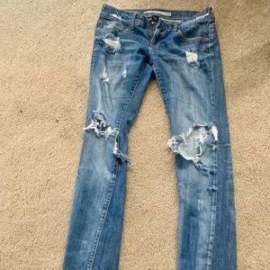 REFUGE DISTRESSED JEANS SIZE 1